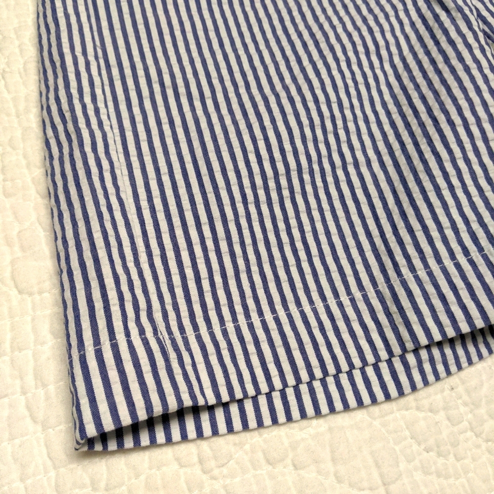 Oscar de la Renta seersucker shorts, size 6 - Picture 2 of 5